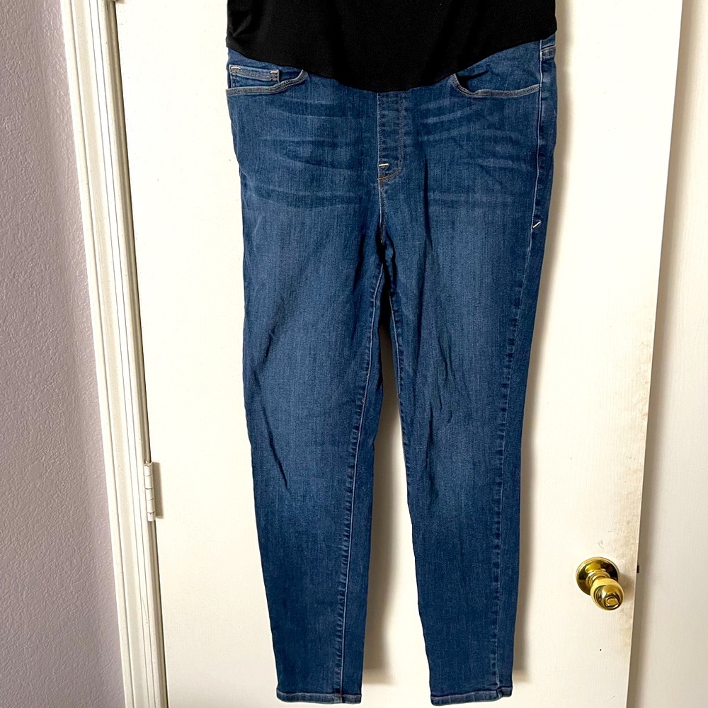 Used pair Maternity Good American skinny jeans